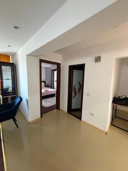 Apartament cu 3 camere decomandat, mobilat în Tomis Nord