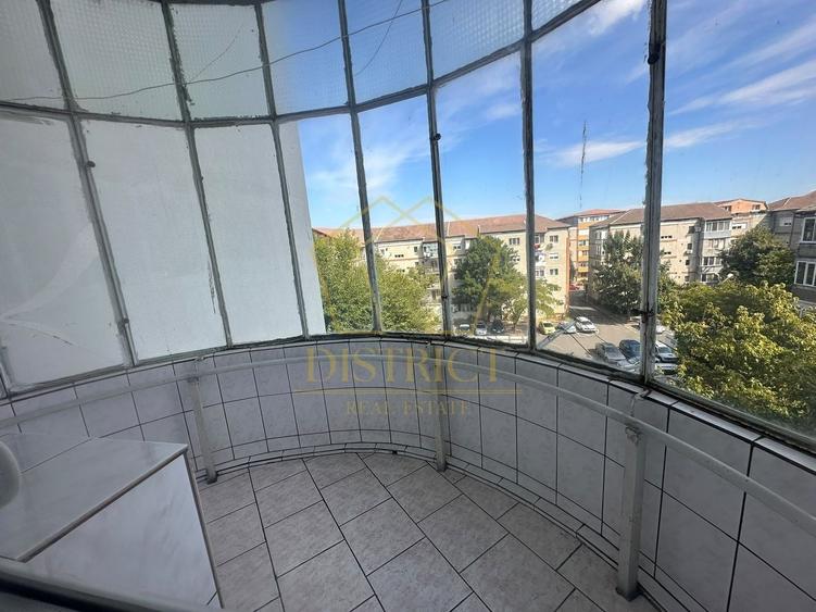 Garsonieră decomandată, mobilată în Soarelui
