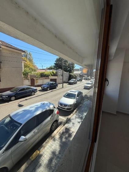 Apartament cu 3 camere decomandat în Casa de Cultură