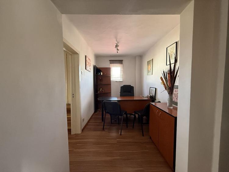 Apartament cu 6 camere decomandat, mobilat în Ultracentral