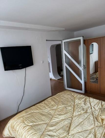 Apartament cu 3 camere semidecomandat în Ultracentral