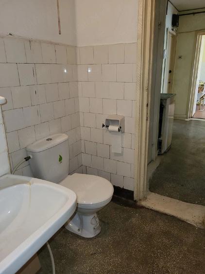 Apartament cu 3 camere decomandat în Pajura