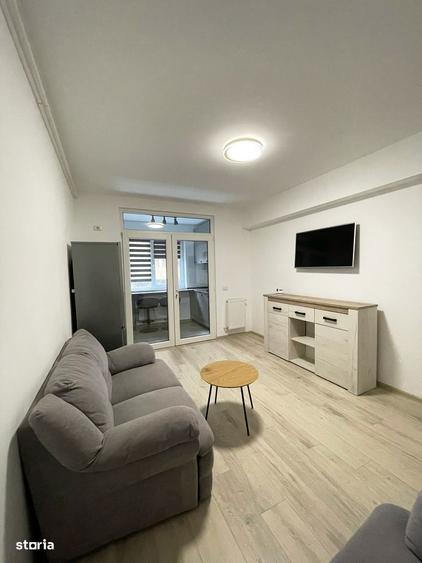 Apartament cu 2 camere decomandat, mobilat în Central