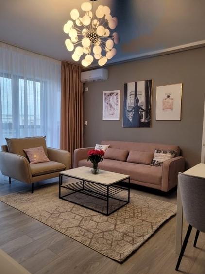 Apartament cu 2 camere semidecomandat, mobilat în Eremia
