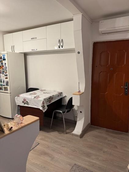 Apartament cu 2 camere decomandat în 23 August