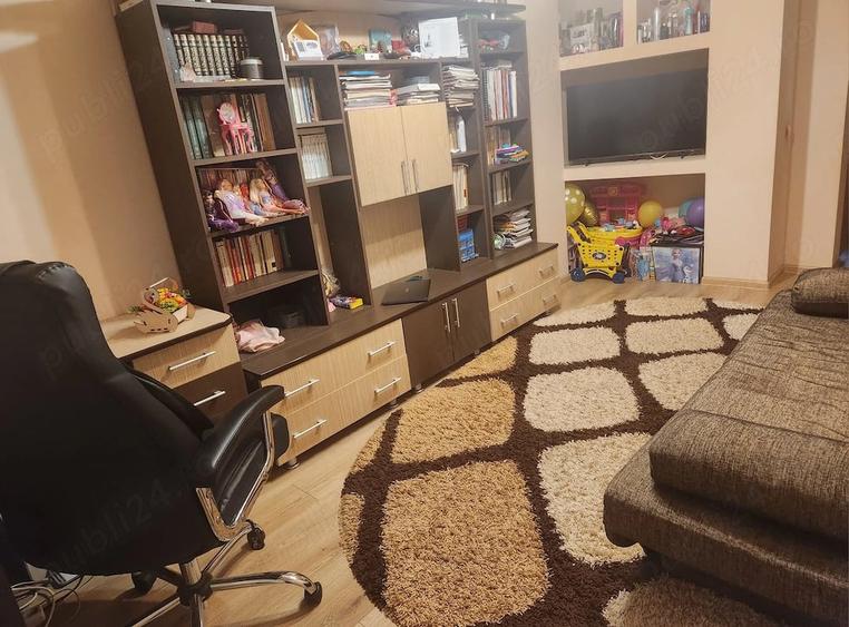 Apartament cu 3 camere decomandat în Vest