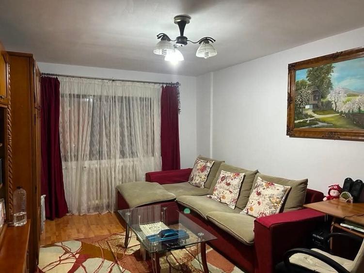 Apartament cu 2 camere decomandat, mobilat în Central