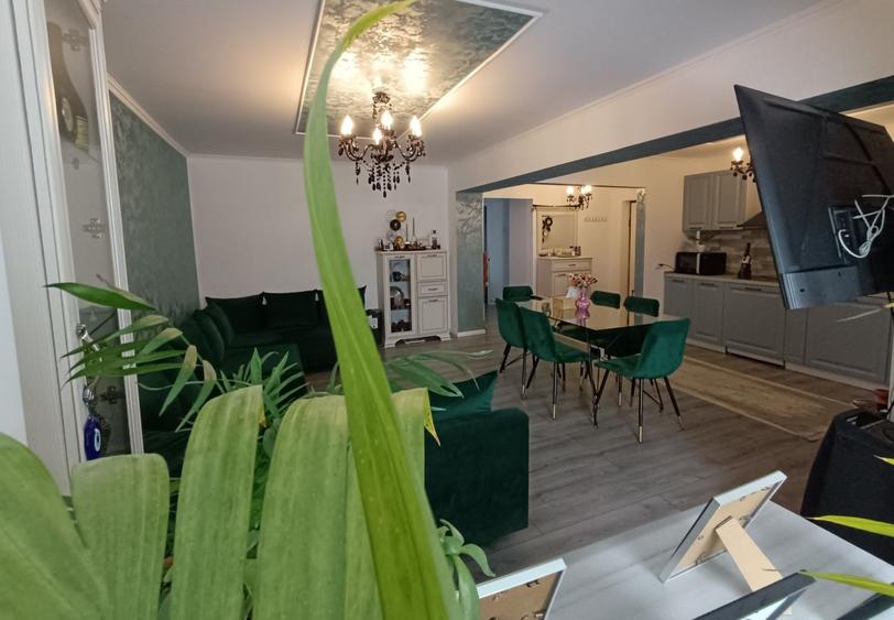 Apartament cu 4 camere decomandat în Nicolae Titulescu