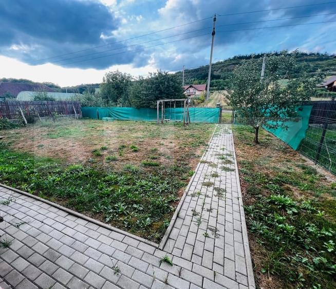 Casă individuală cu 2 camere cu Canalizare în Bărdești