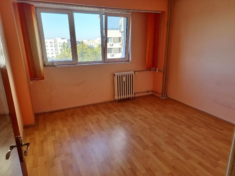 Apartament cu 2 camere semidecomandat în Crângași