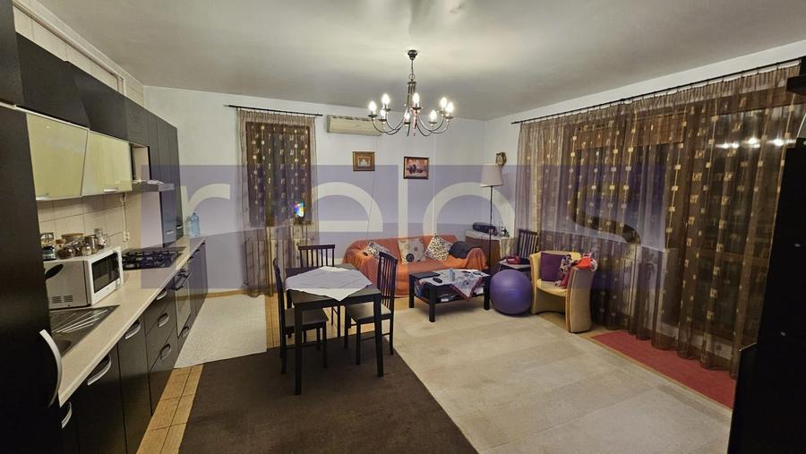 Apartament cu 3 camere decomandat, mobilat în Central