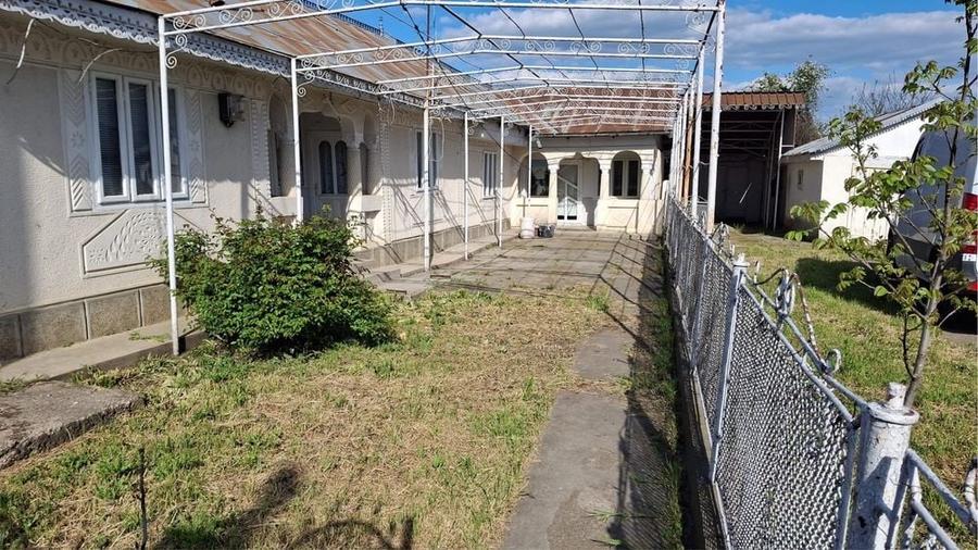 Casă cu 4 camere în Drăgănești