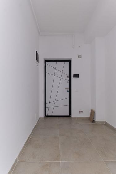 Apartament cu 3 camere decomandat în Metalurgiei