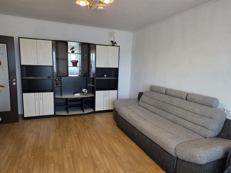 Apartament cu 2 camere decomandat în Cantacuzino