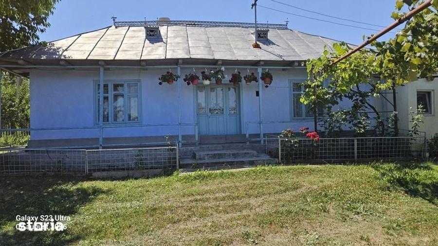 Casă cu 3 camere cu Teren 80 Mp în Central