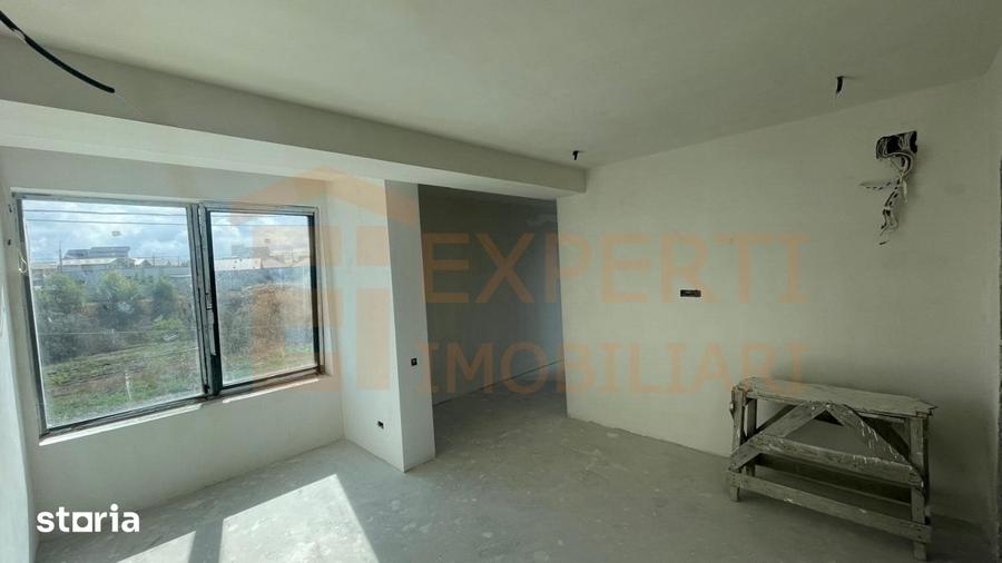 Casă cu 5 camere cu Teren 394 Mp în Agigea