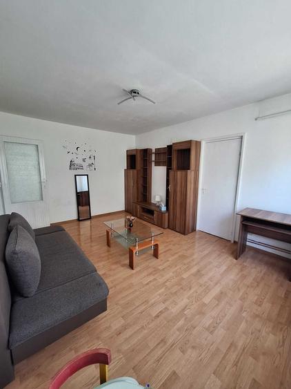 Apartament cu 2 camere semidecomandat în Șagului