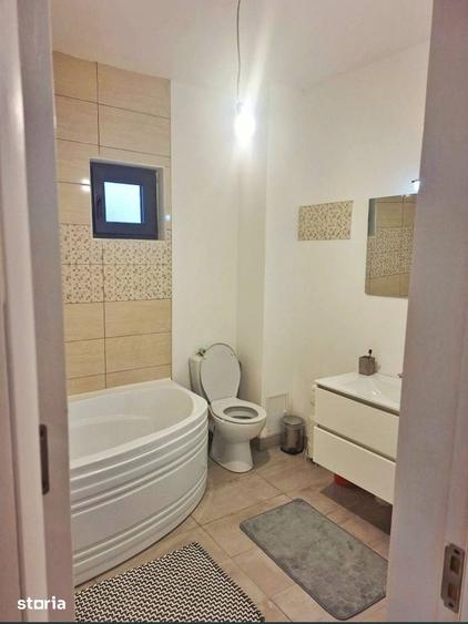 Casă cu 5 camere cu Teren 310 Mp în Lumina