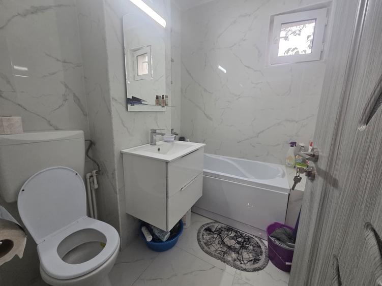 Apartament cu 3 camere în Mircea cel Bătrân