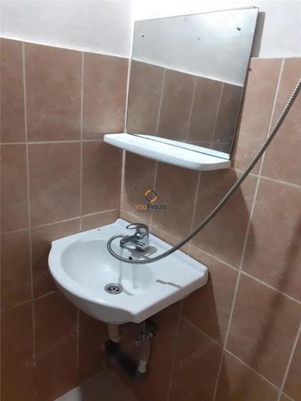 Garsonieră decomandată, mobilată în Buziașului