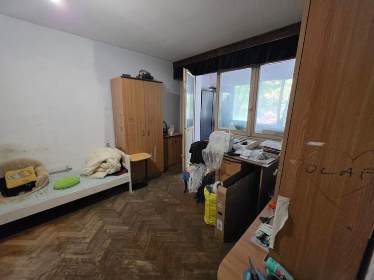 Apartament cu 2 camere decomandat în Titan