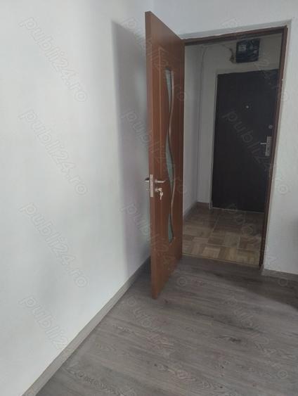 Apartament cu 2 camere semidecomandat în Ferentari