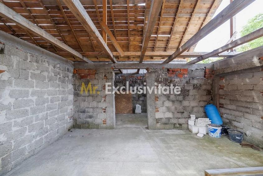 Casă cu 1 camere cu Teren 2140 Mp în Lunca