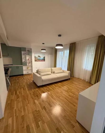 Apartament cu 3 camere decomandat, mobilat în Parcul Carol