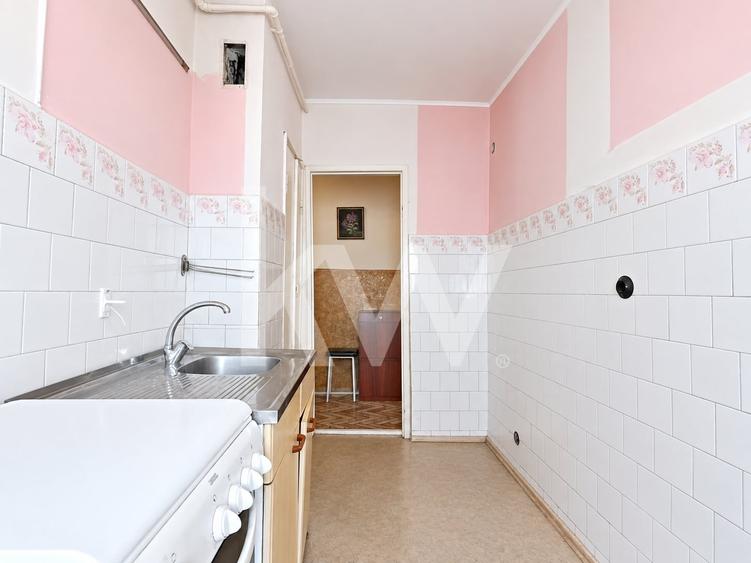 Apartament cu 3 camere decomandat în 13 Decembrie