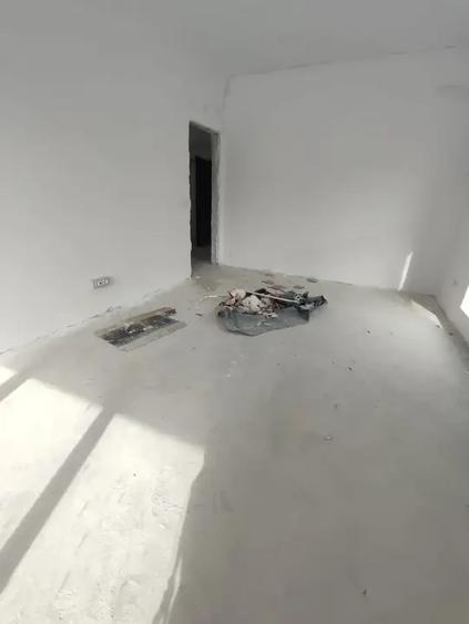 Apartament cu 3 camere decomandat în Theodor Pallady