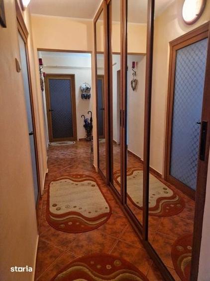 Apartament cu 3 camere decomandat în Plantelor