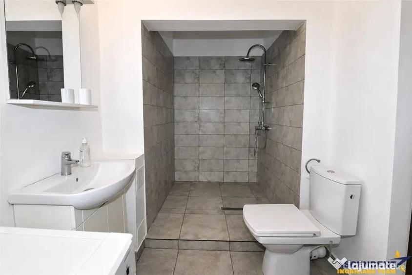Apartament cu 2 camere decomandat în Centrul Istoric