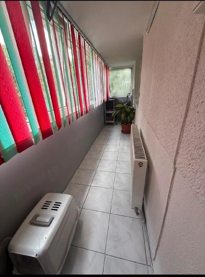 Apartament cu 3 camere decomandat în Buzaului