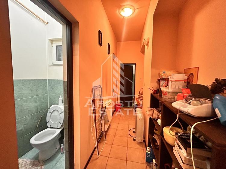 Apartament cu 4 camere circular, mobilat în P-ța Maria