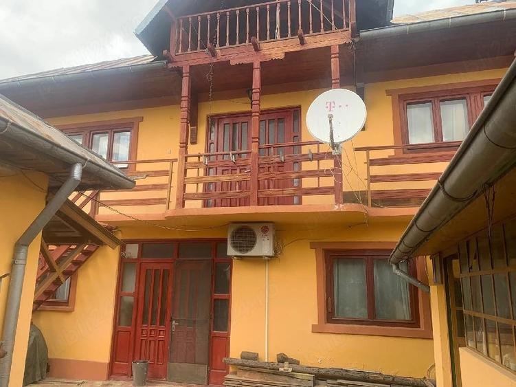 Casă cu 2 camere cu Teren 810 Mp în Central