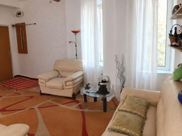 Apartament cu 2 camere semidecomandat, mobilat în Calea Victoriei