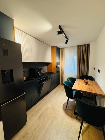 Apartament cu 3 camere decomandat, mobilat în Nerva Traian