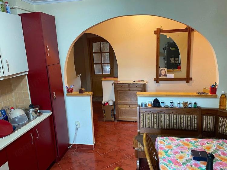 BRASADAS inchiriaza ap cam etaj in Carpat?i 2. - 6