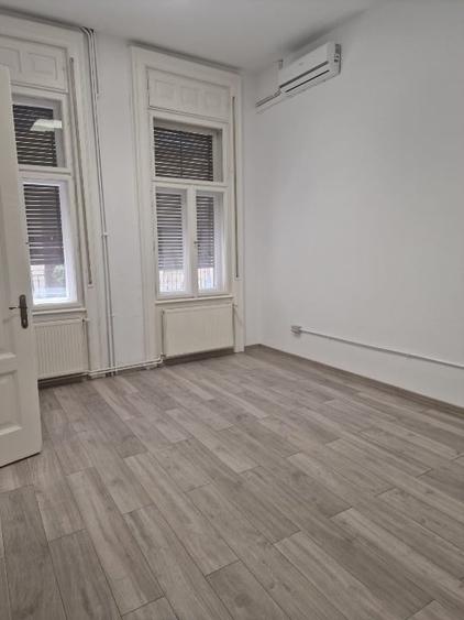 Birou, de 88 mp, în Central
