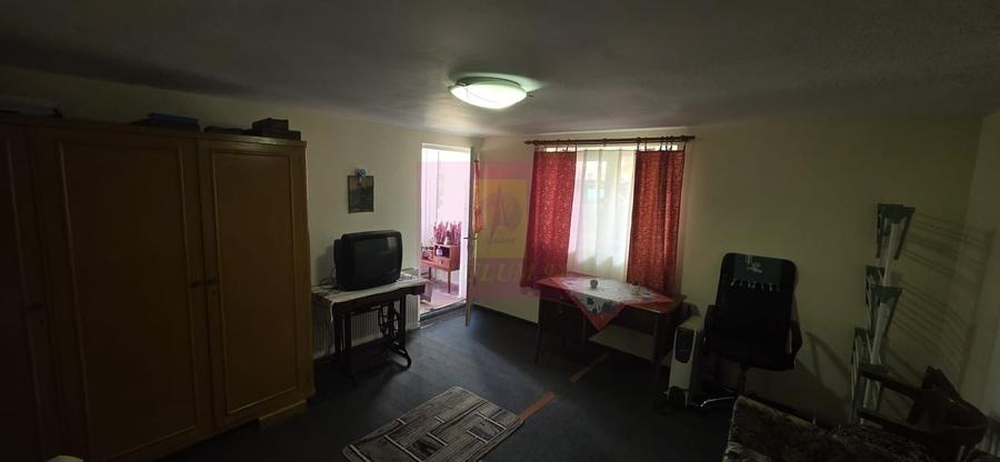 Casă cu 6 camere în Central