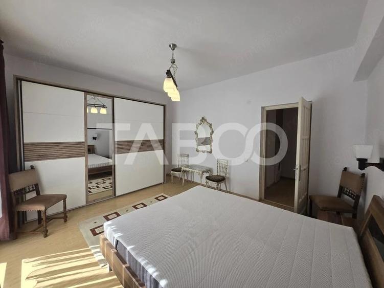 Apartament cu 4 camere decomandat în Central