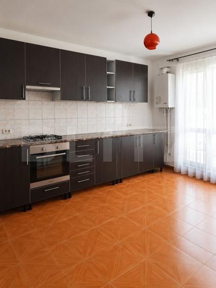 Apartament cu 2 camere decomandat, mobilat în Tractorul