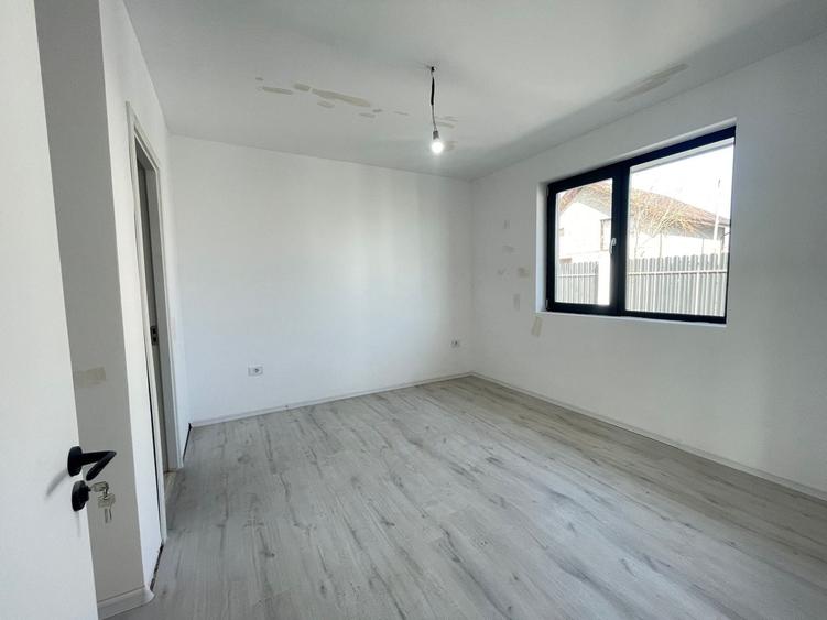 Casa parter 4 camere - La intrare in Com.Berceni - 11