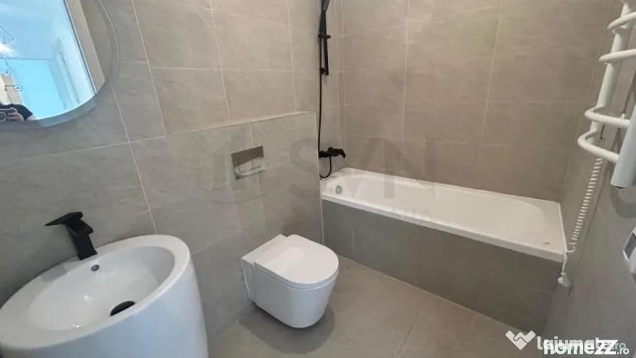 Apartament cu 3 camere semidecomandat în Domenii