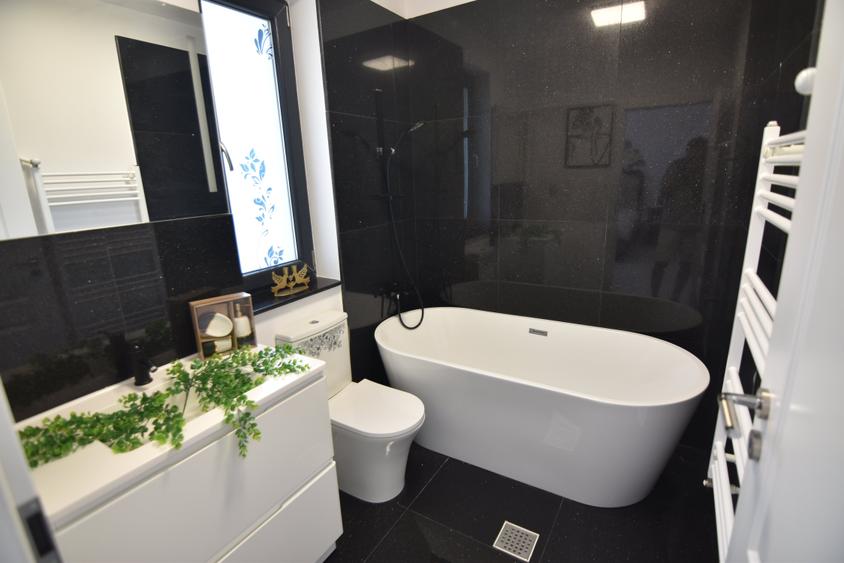 Duplex cu 4 camere cu Canalizare în Domnești