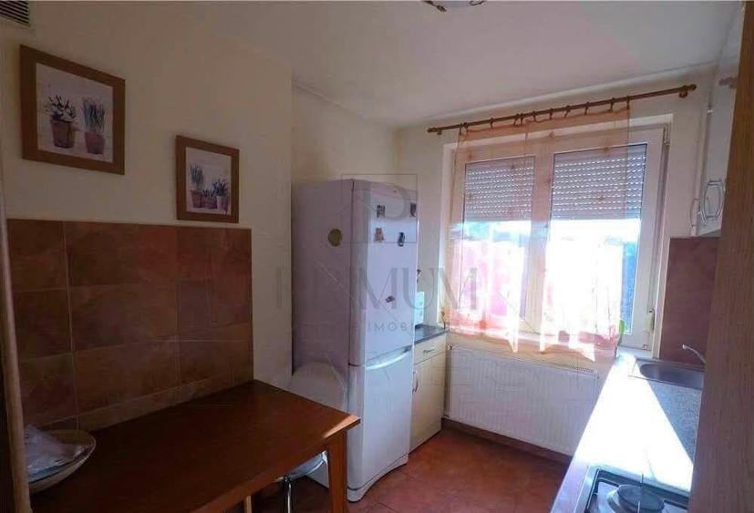 Apartament cu 2 camere decomandat, mobilat în Ultracentral