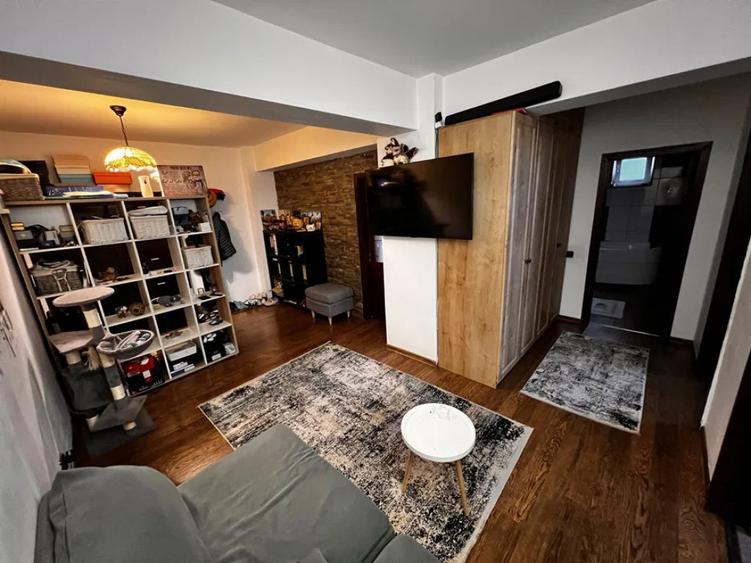 Apartament cu 3 camere decomandat în George Enescu