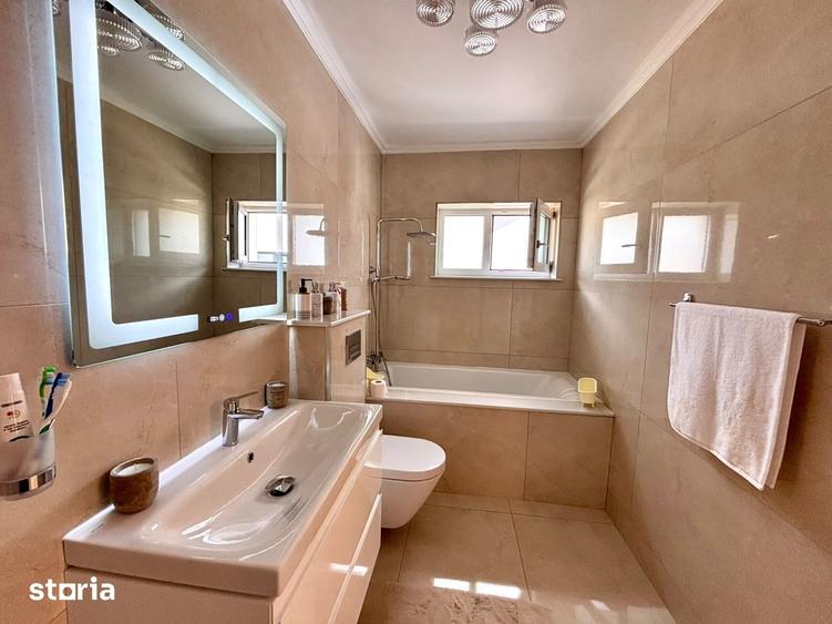 Apartament cu 5 camere în Cristian