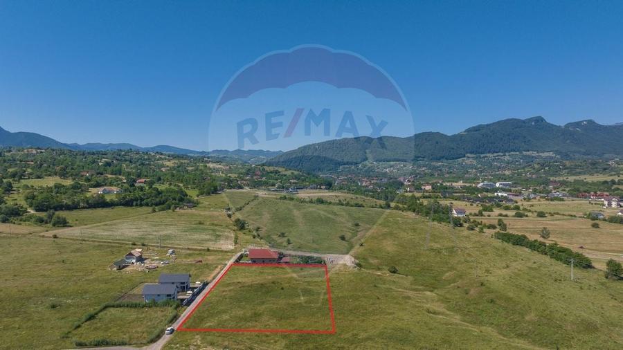 Teren Construcții intravilan de 4800 mp, în Bran