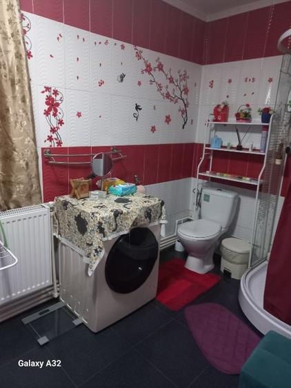 Casă individuală cu 4 camere cu Garaj în Cărăstău